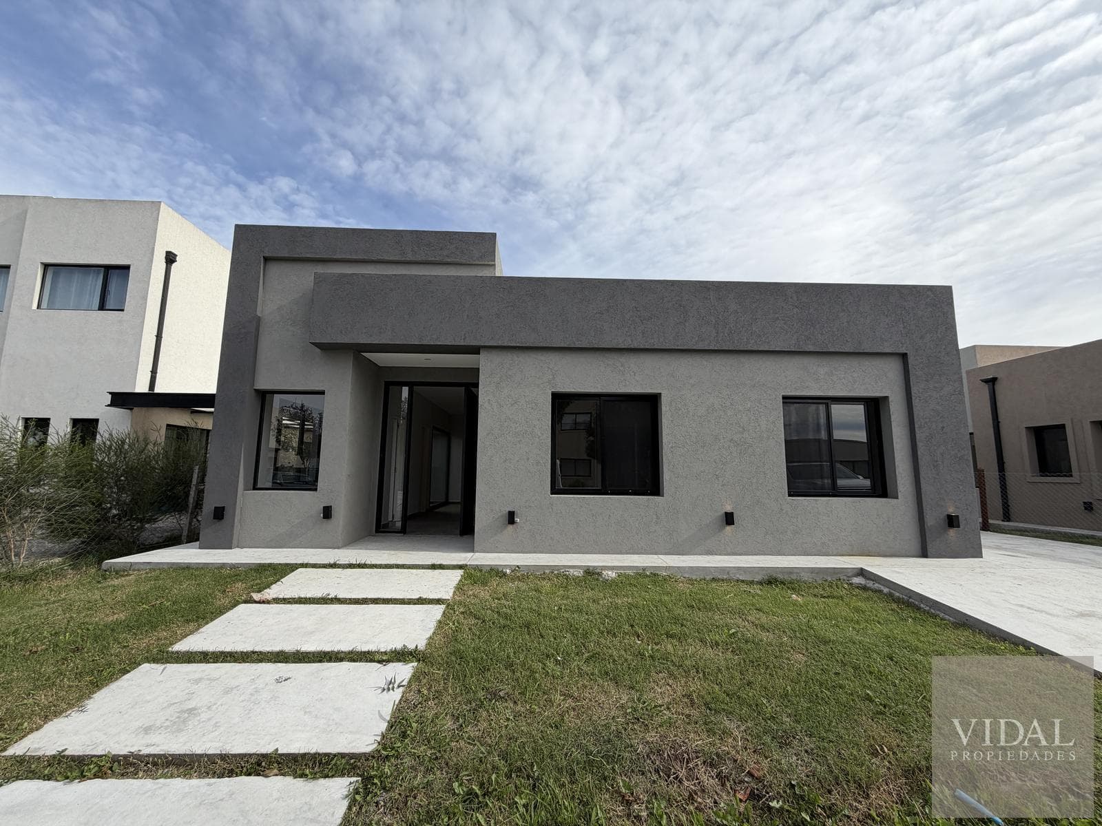 House for Sale in Santo Tomás Pilar