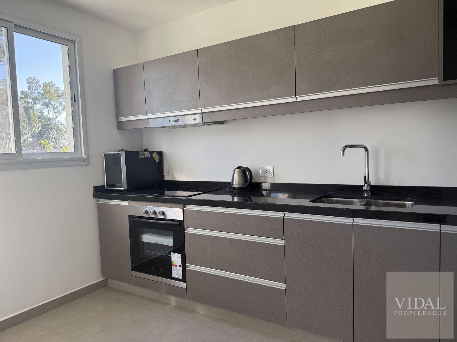 Duplex-style house with a garden in the sunny Decs Tortugas neighborhood, with installment payments