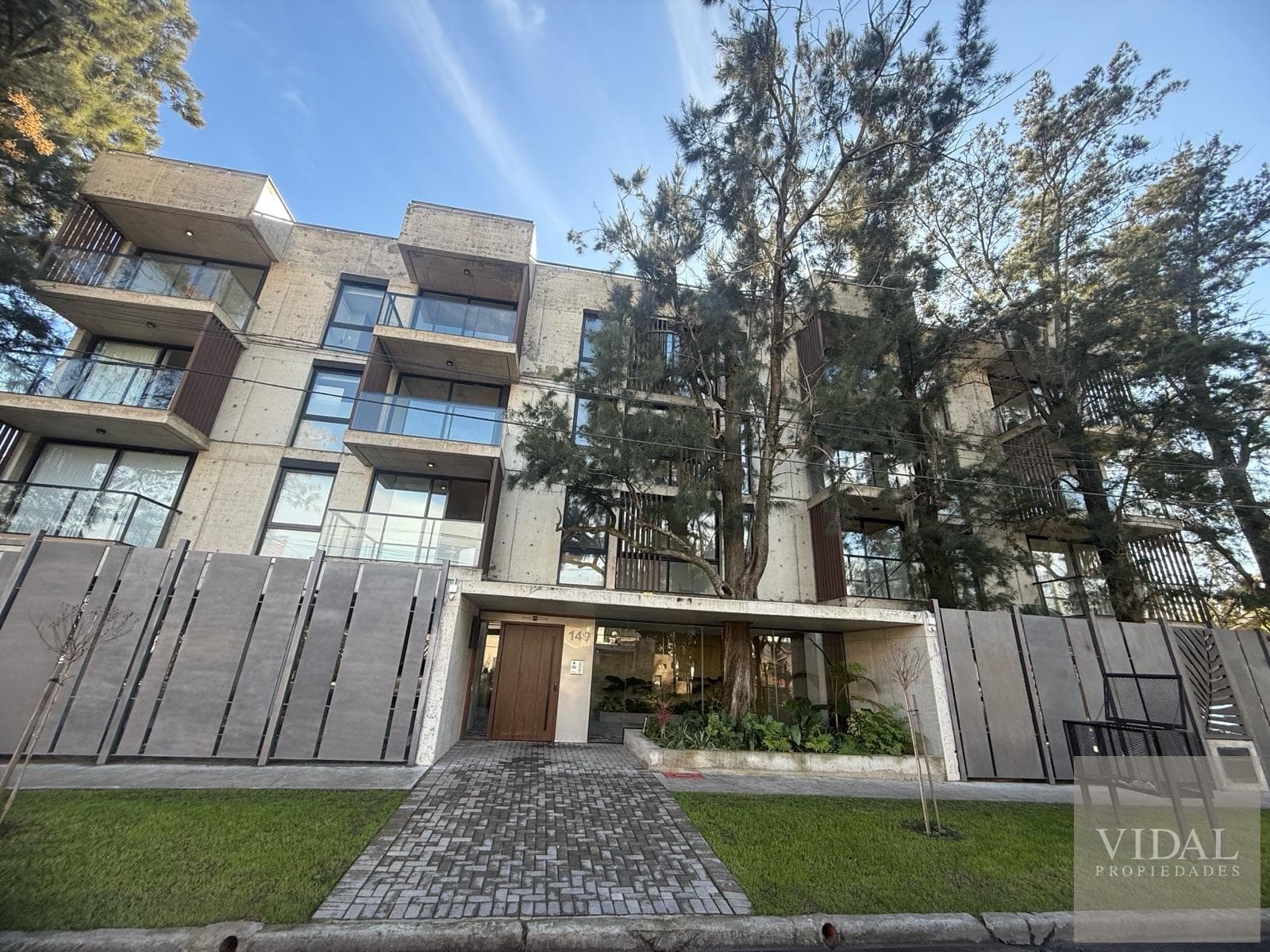 Bright 3-room apartment for sale in Brickell Pacheco
