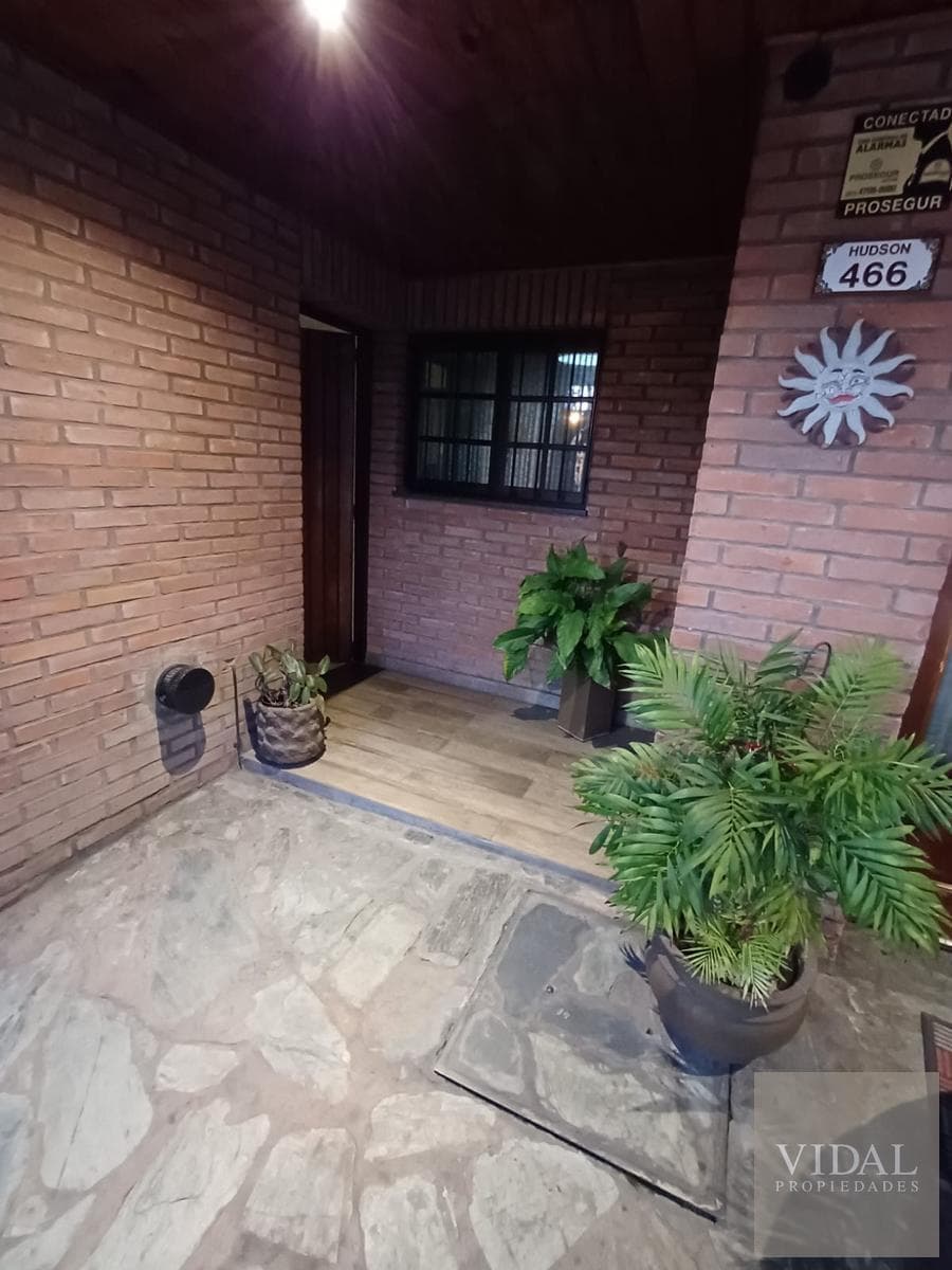 Bright House for Sale in Pacheco Sur with a Pool