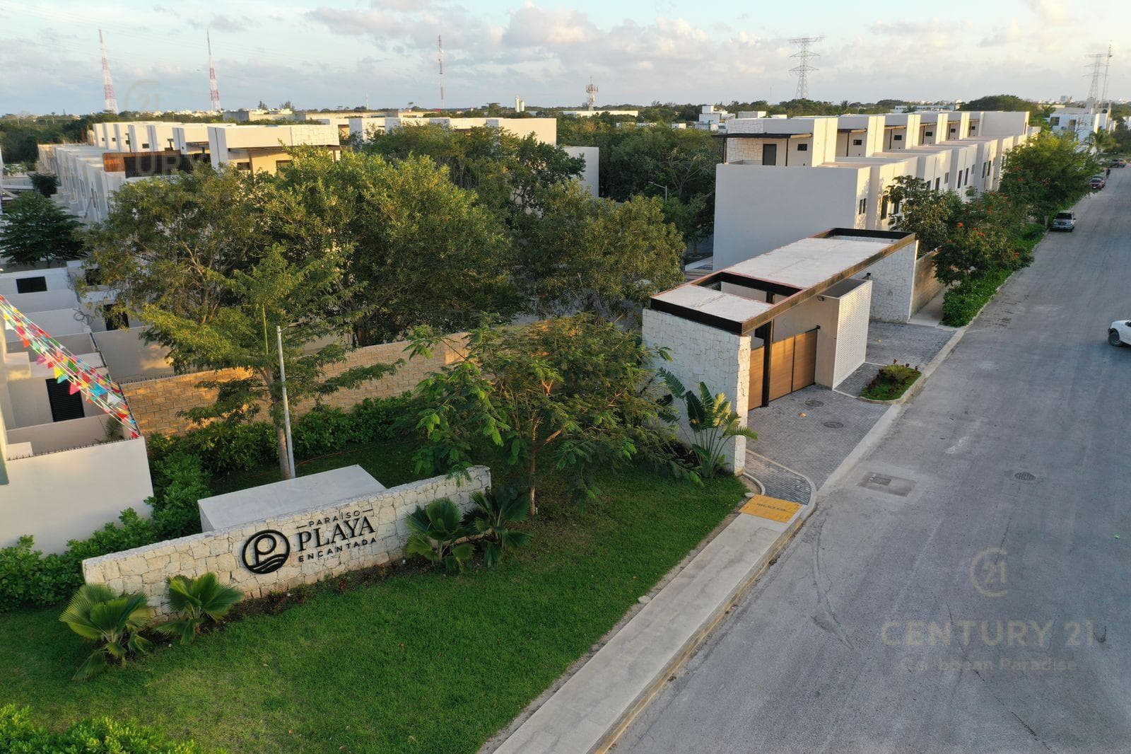Casa de 3 recámaras con rooftop en Playa del Carmen P3940