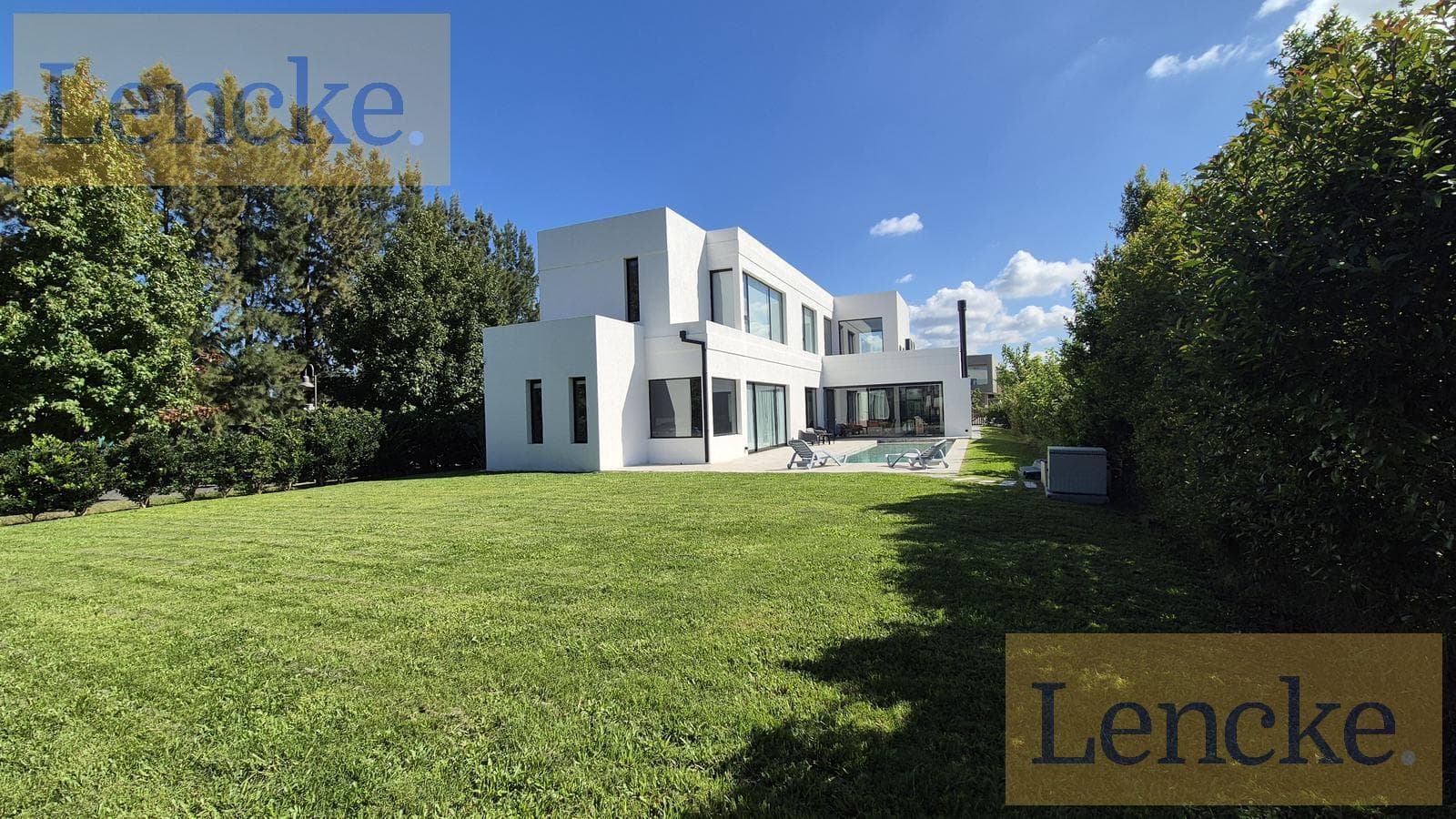 A one-of-a-kind, nearly brand-new designer home in Albanueva, 5 bedrooms, for sale