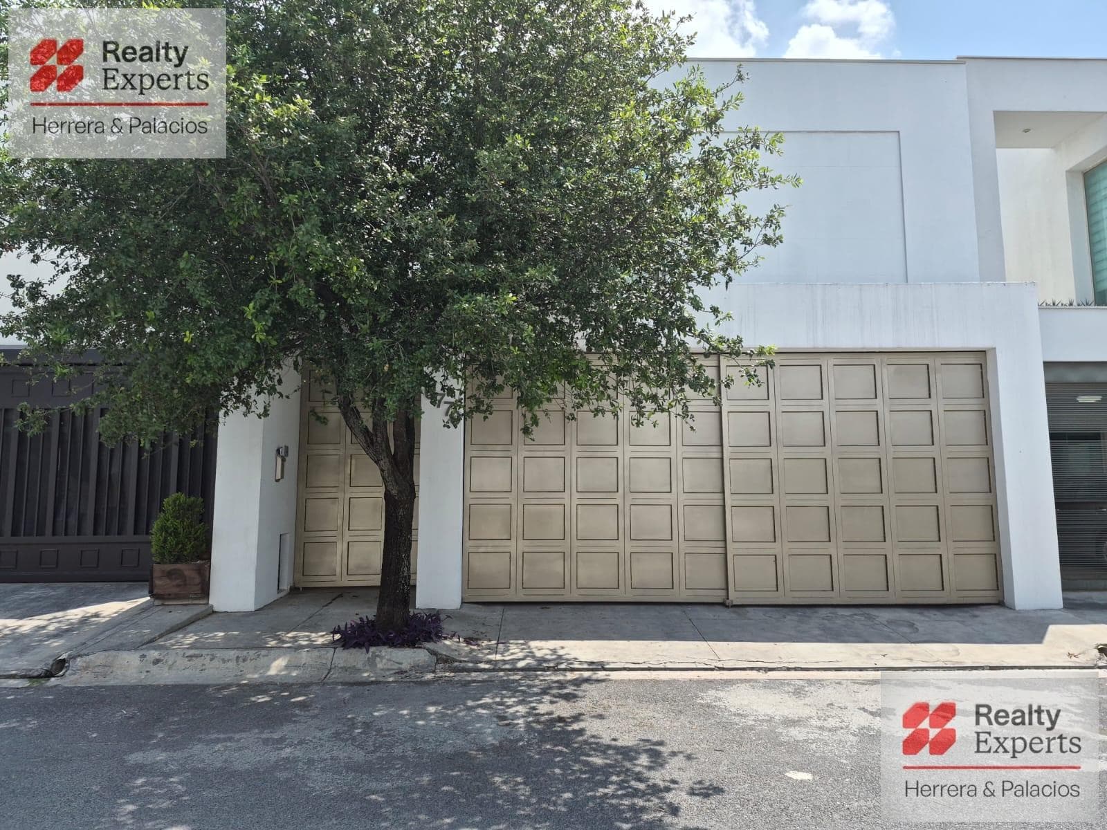 House for Sale in Cumbres Santa Clara