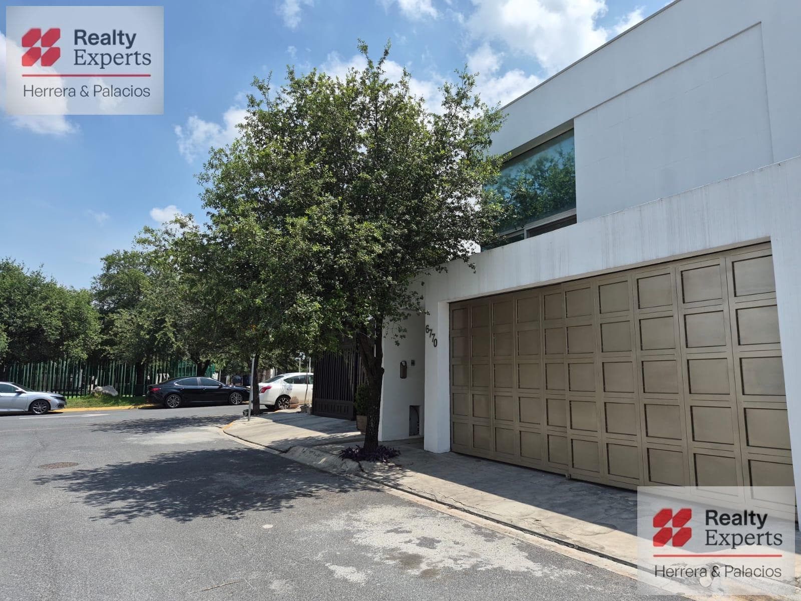 House for Sale in Cumbres Santa Clara