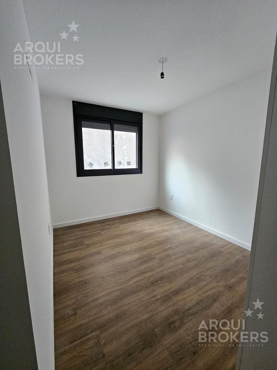 Two-bedroom apartment for sale in Centro - 702