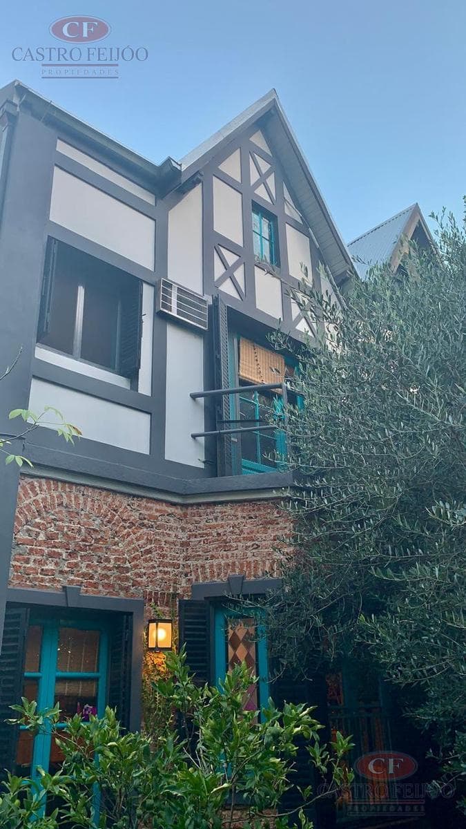 7-Room House for Sale in Olivos