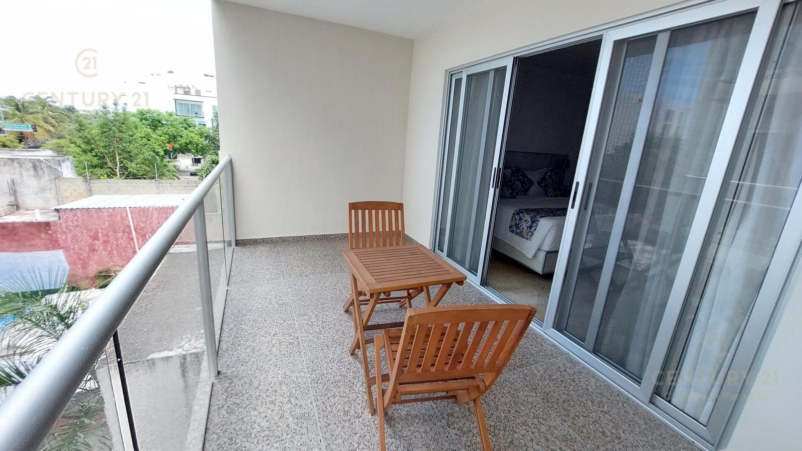 Studio for sale, ready to rent, 1 block from 5th Avenue in Playa del Carmen P4015
