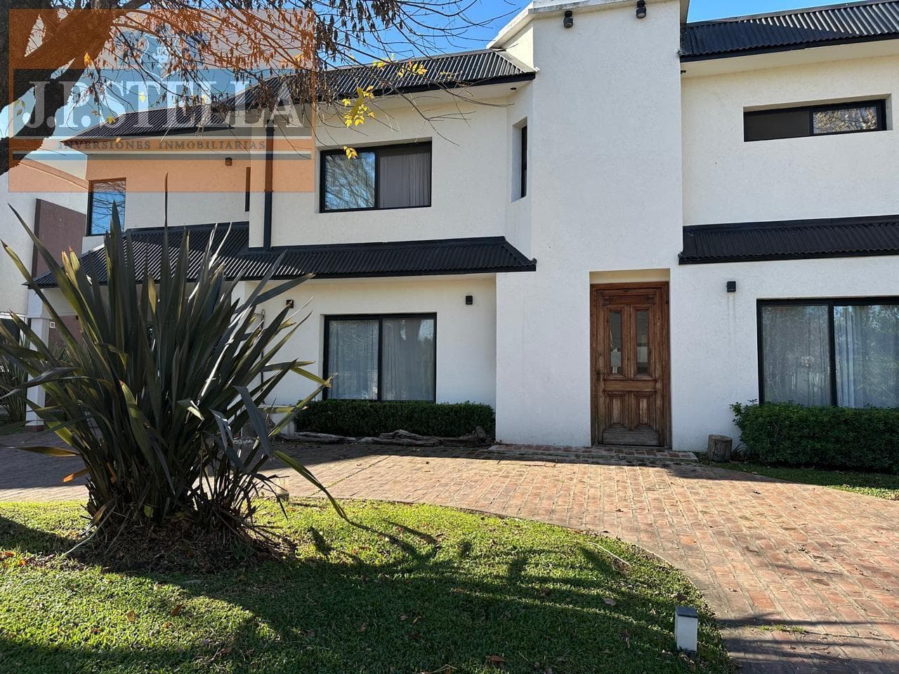 Excelente Casa 6 Amb c/ Pileta 285 m² s/ lote 850 m² - Barrio San Patricio - Moreno