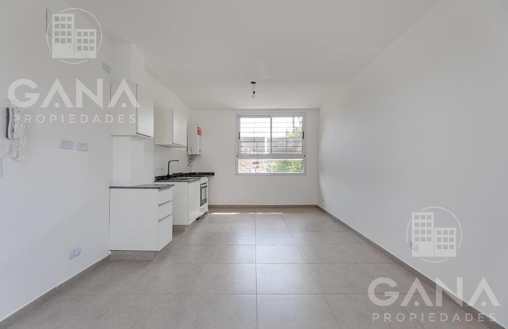 Apartment for Sale in Rosario Echesortu: 2-Bedroom with Terrace and Private Barbecue Area