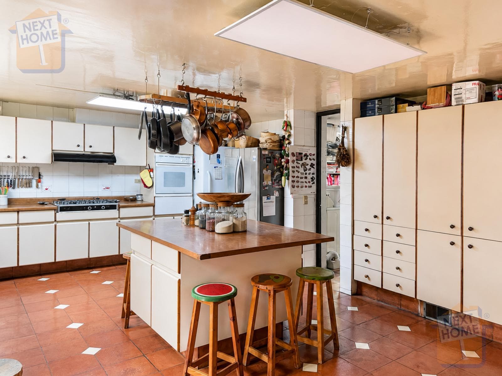 HOUSE FOR SALE ON PASEO DE LOS LAURELES