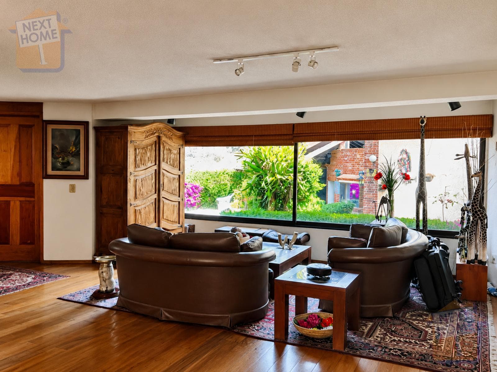 HOUSE FOR SALE ON PASEO DE LOS LAURELES