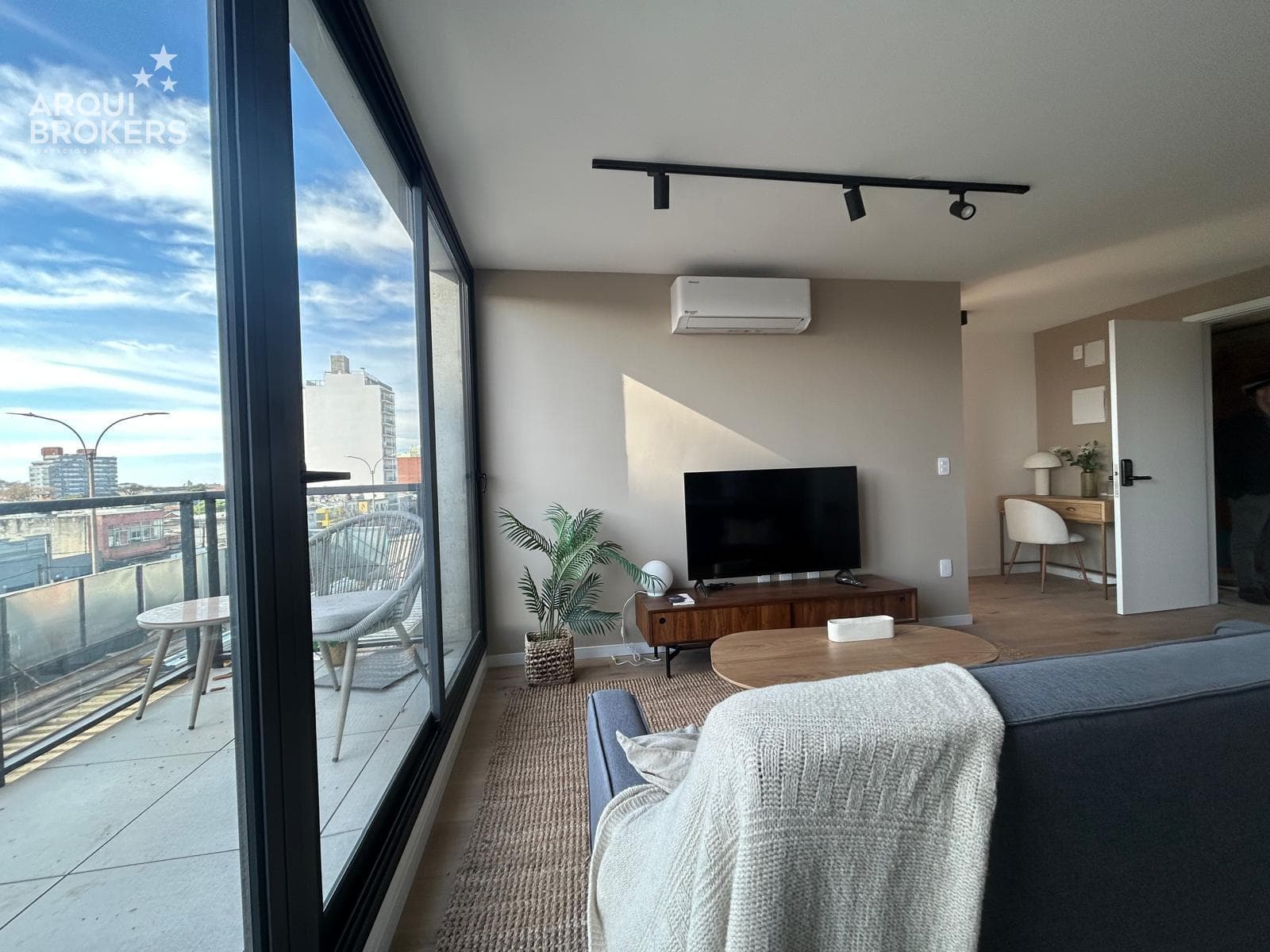 One-Bedroom Apartment for Sale in La Blanqueada-906