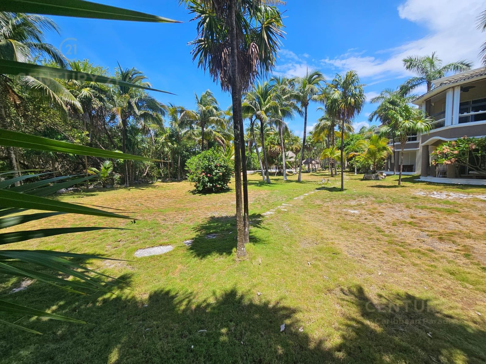Casa 2 Recamaras en Venta en Playa del Secreto Playa del Carmen | Cerca de la Playa | P4126