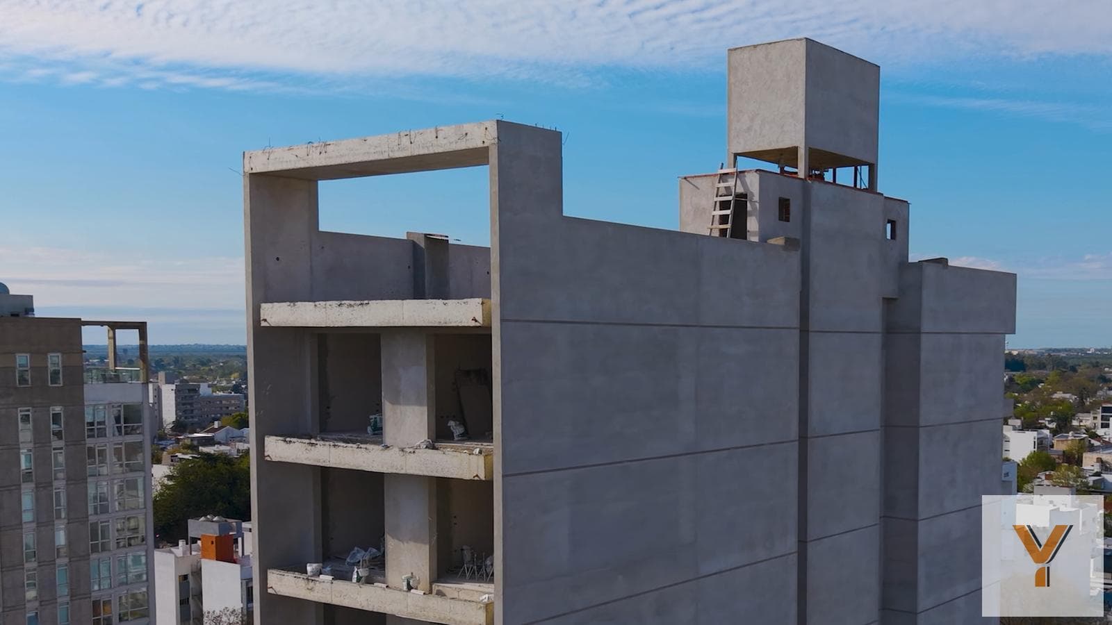 Studio apartment under construction for sale—rear-facing—32 meters—Pozo—Avenida 7—La Plata