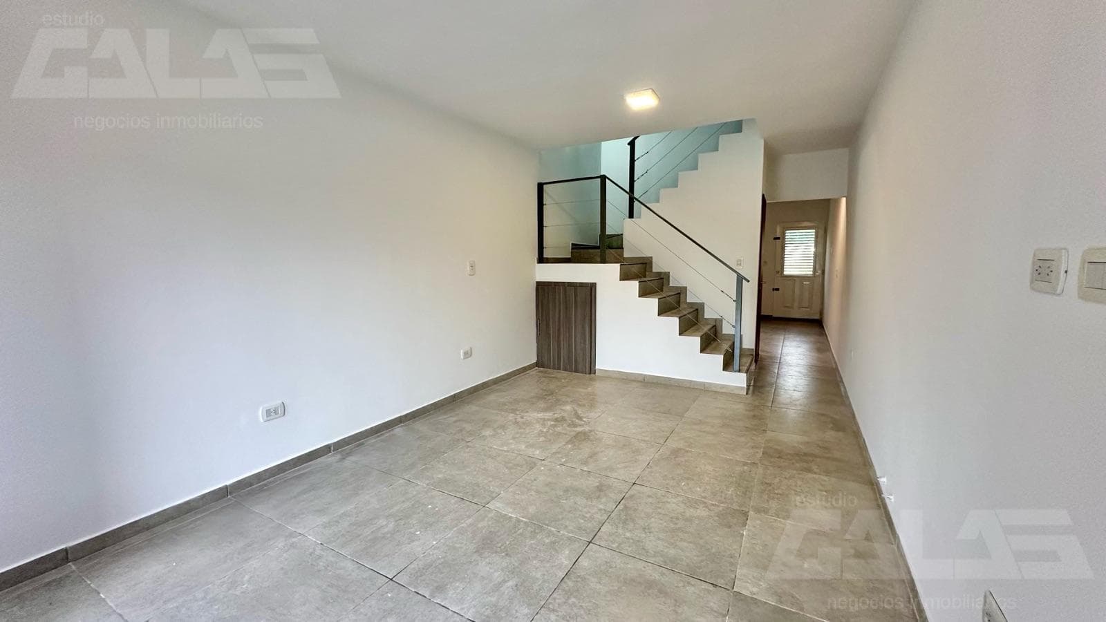 DUPLEX | 3 ROOMS | YARD WITH GARDEN | DOUBLE GARAGE | ITUZAINGÓ SUR