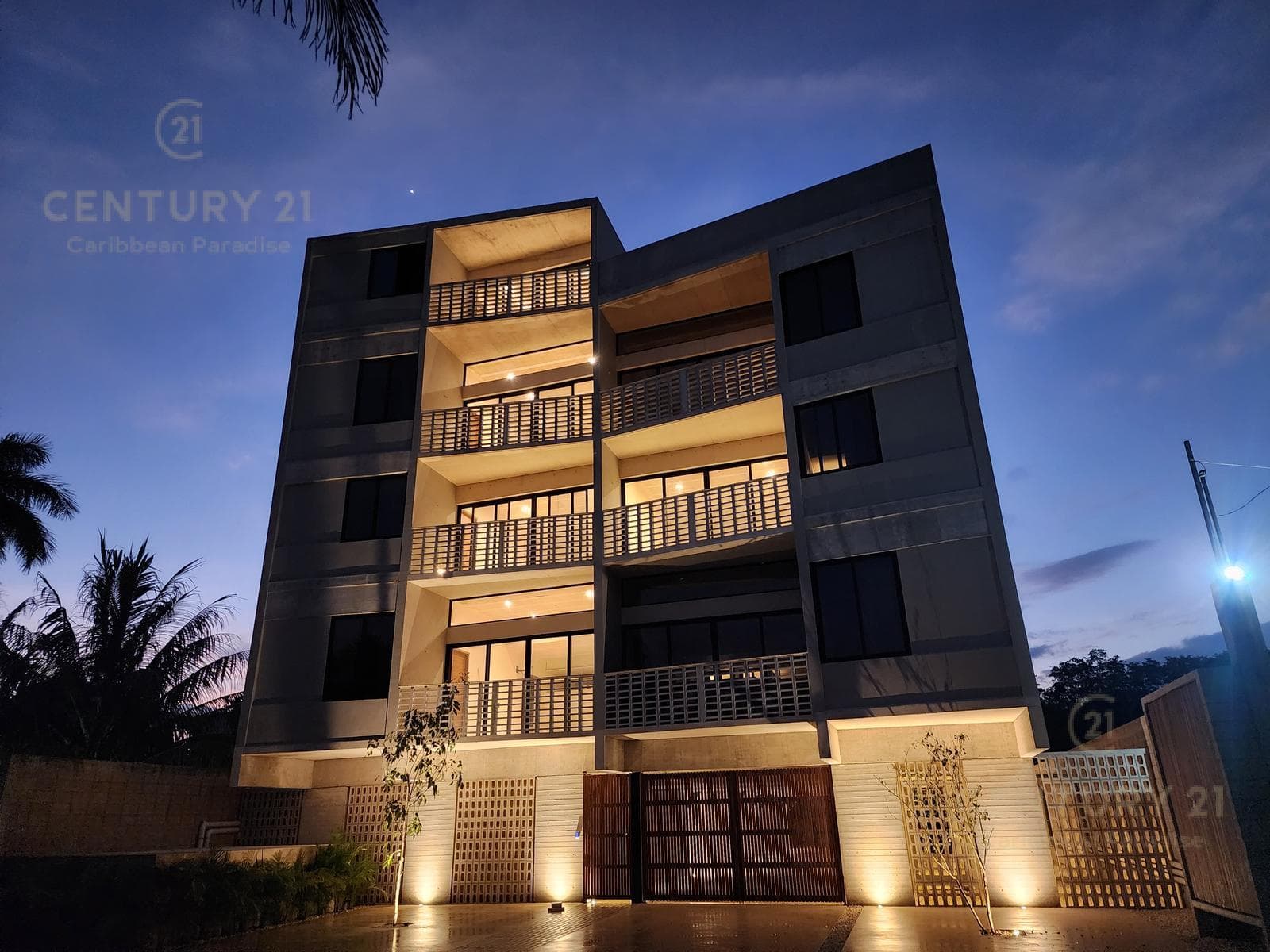 Exclusive Apartments for Sale on Av. Colegios, Cancún C3770