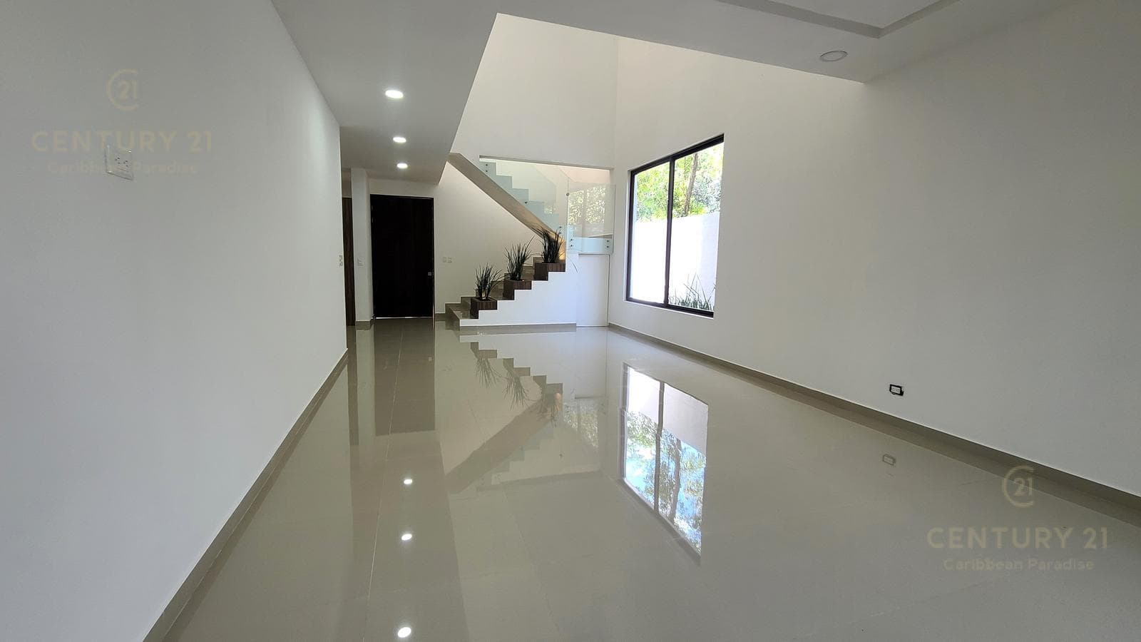 New 5-bedroom house for sale in Granada, Encuentro, Playa del Carmen P4533