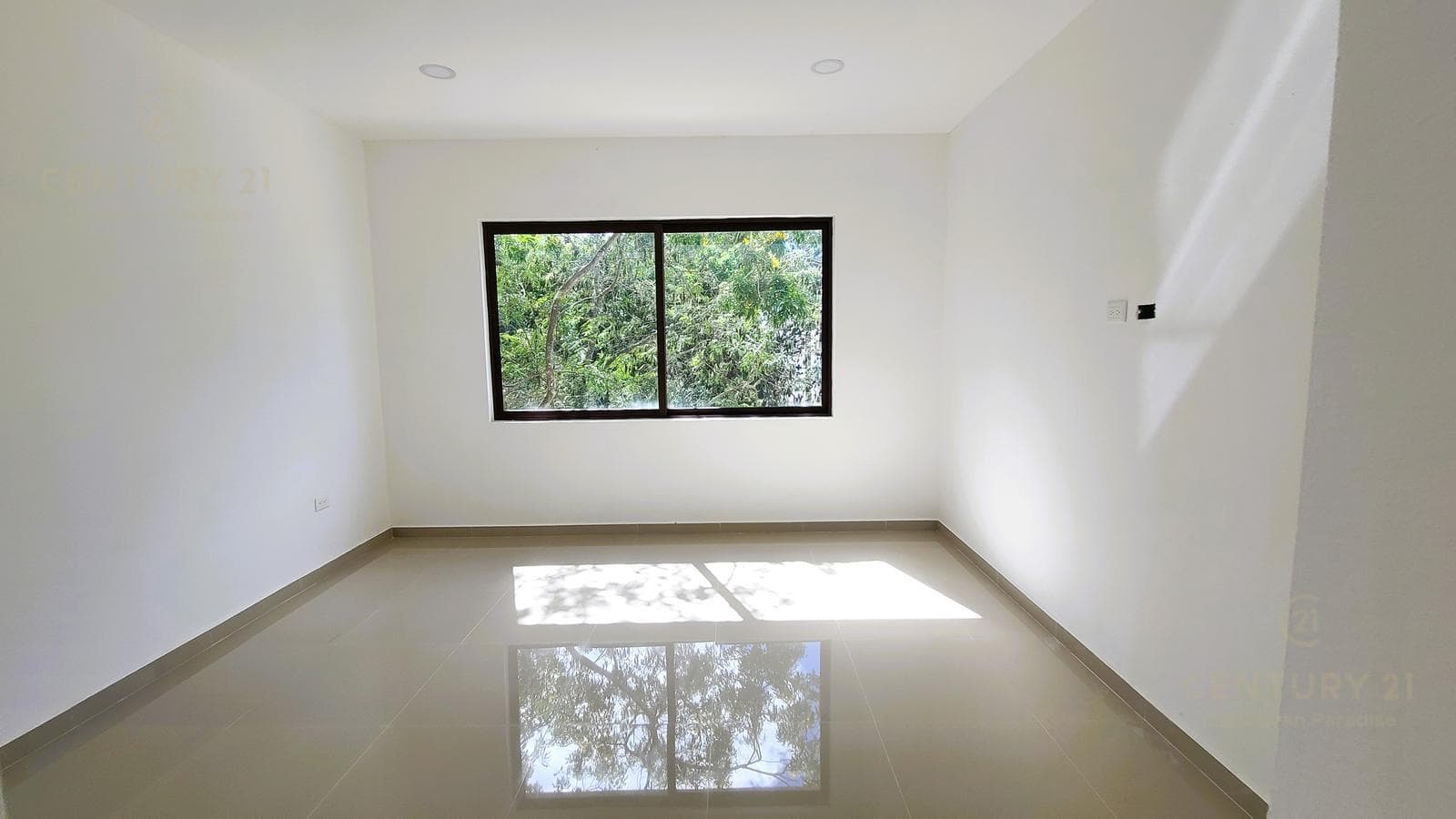 New 5-bedroom house for sale in Granada, Encuentro, Playa del Carmen P4533