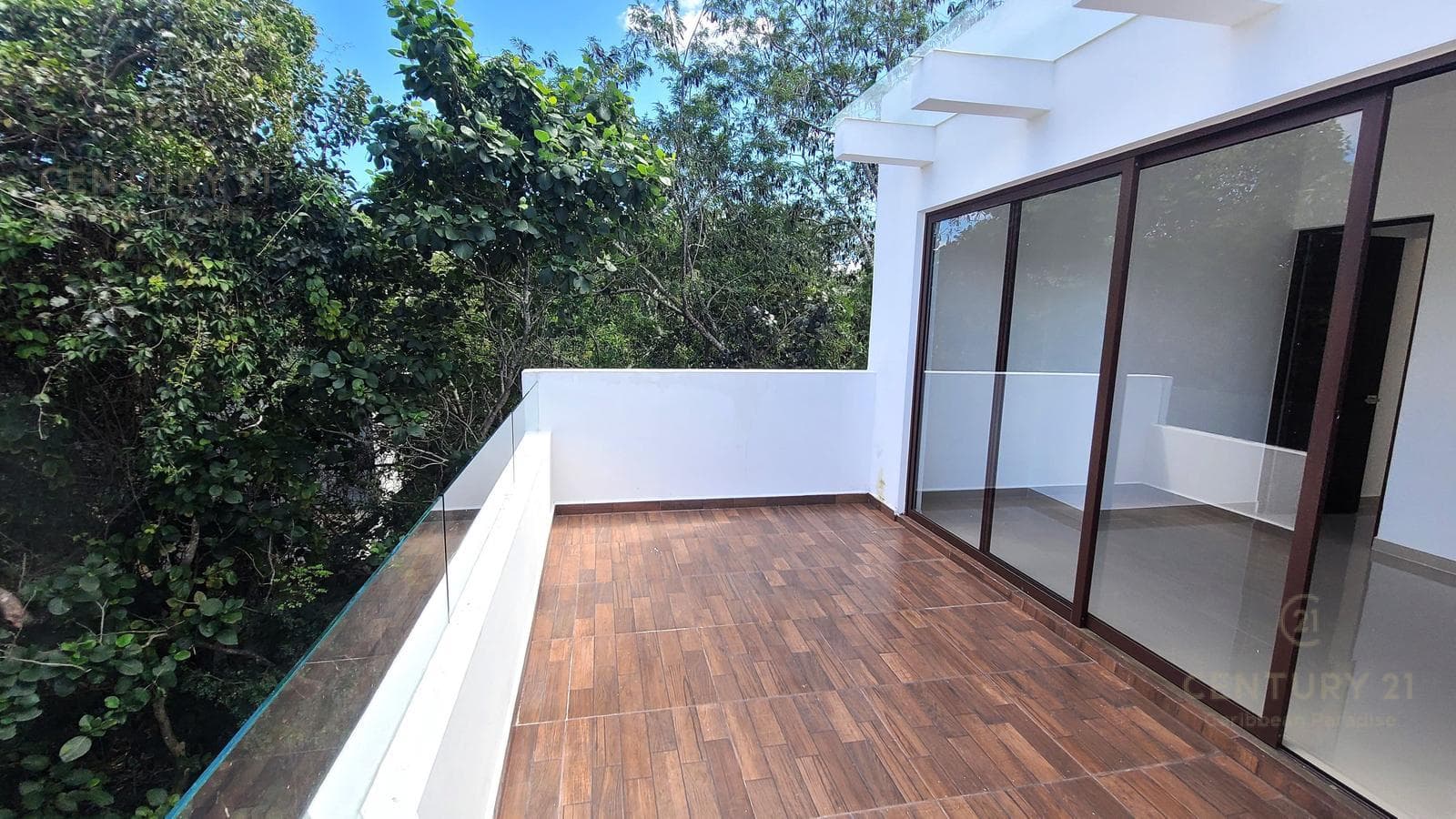 New 5-bedroom house for sale in Granada, Encuentro, Playa del Carmen P4533