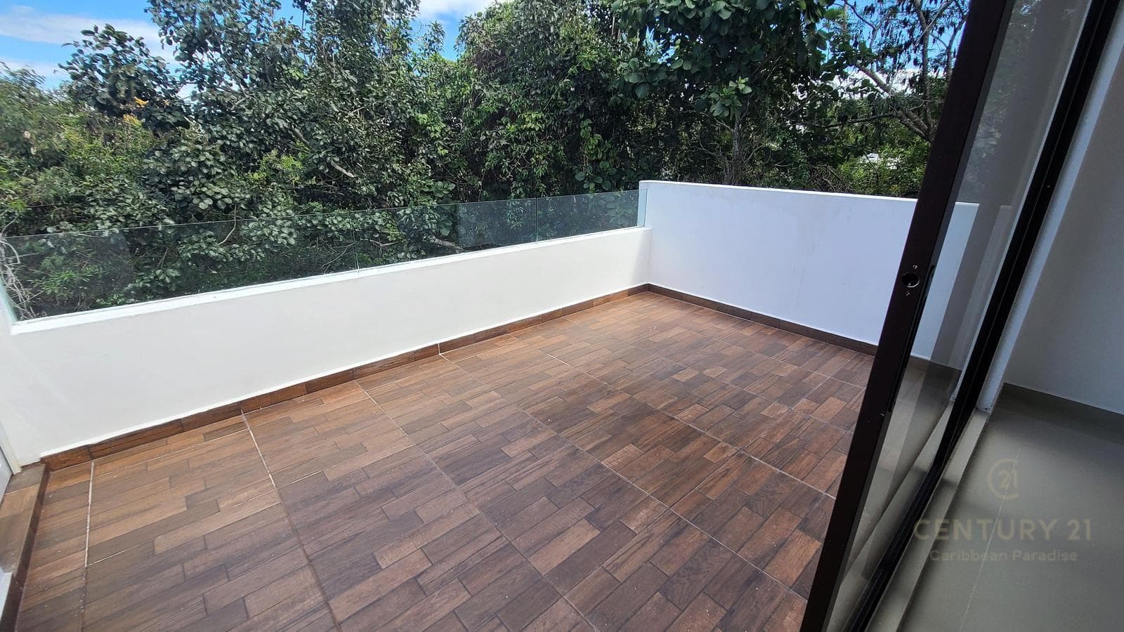 New 5-bedroom house for sale in Granada, Encuentro, Playa del Carmen P4533