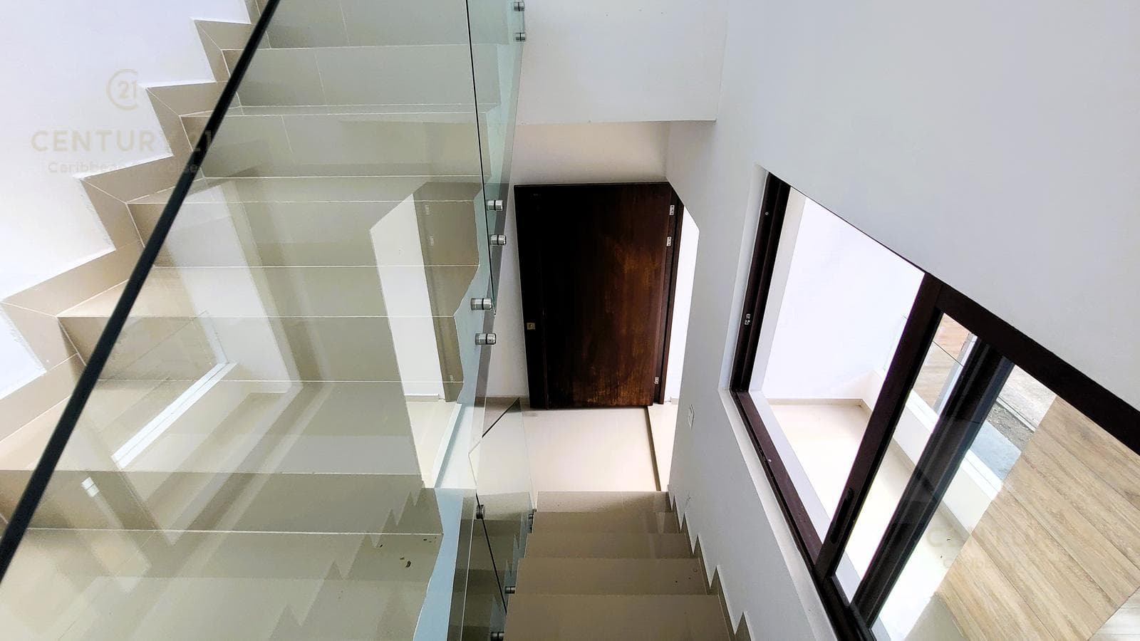 New 5-bedroom house for sale in Granada, Encuentro, Playa del Carmen P4533
