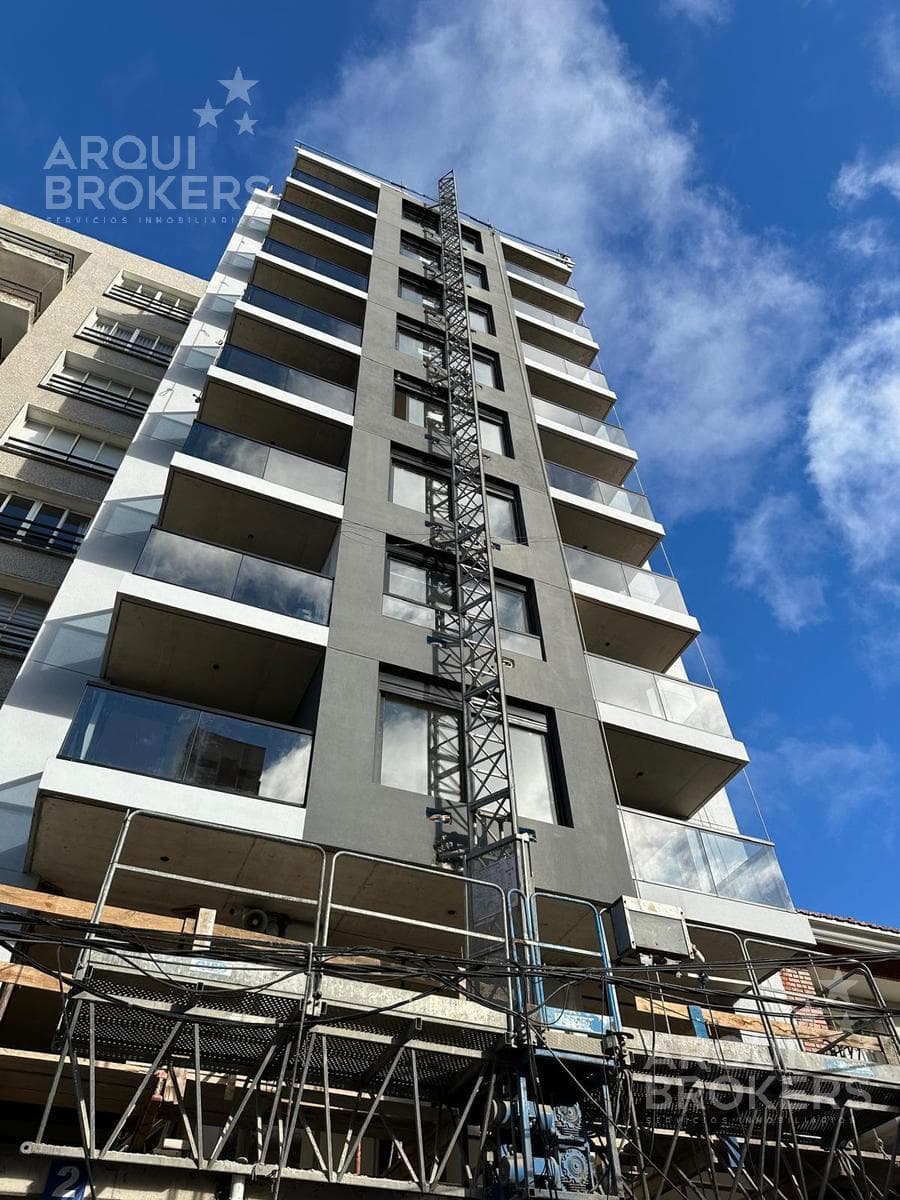 Two-bedroom apartment for sale in Pocitos - 201