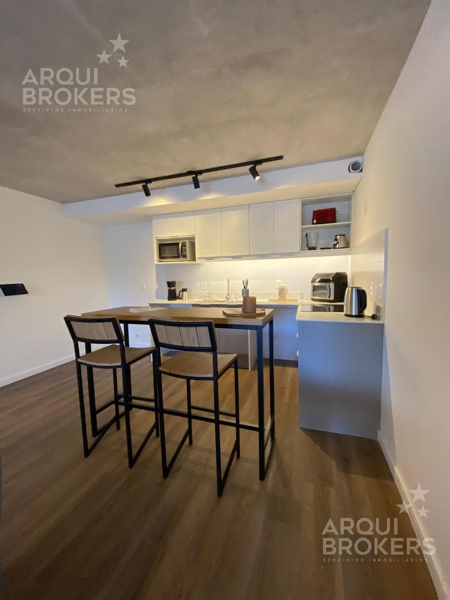Two-bedroom apartment for sale in Pocitos - 1002