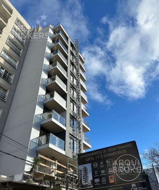 Two-bedroom apartment for sale in Pocitos - 1002