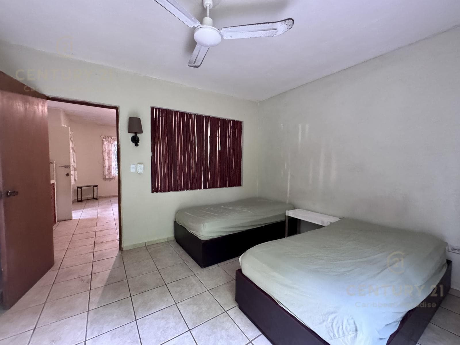 4-Bedroom House for Sale in Downtown Playa del Carmen | Ideal for Investment | P4101