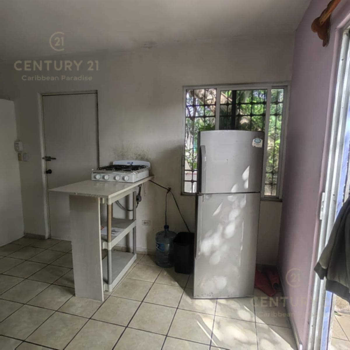 4-Bedroom House for Sale in Downtown Playa del Carmen | Ideal for Investment | P4101