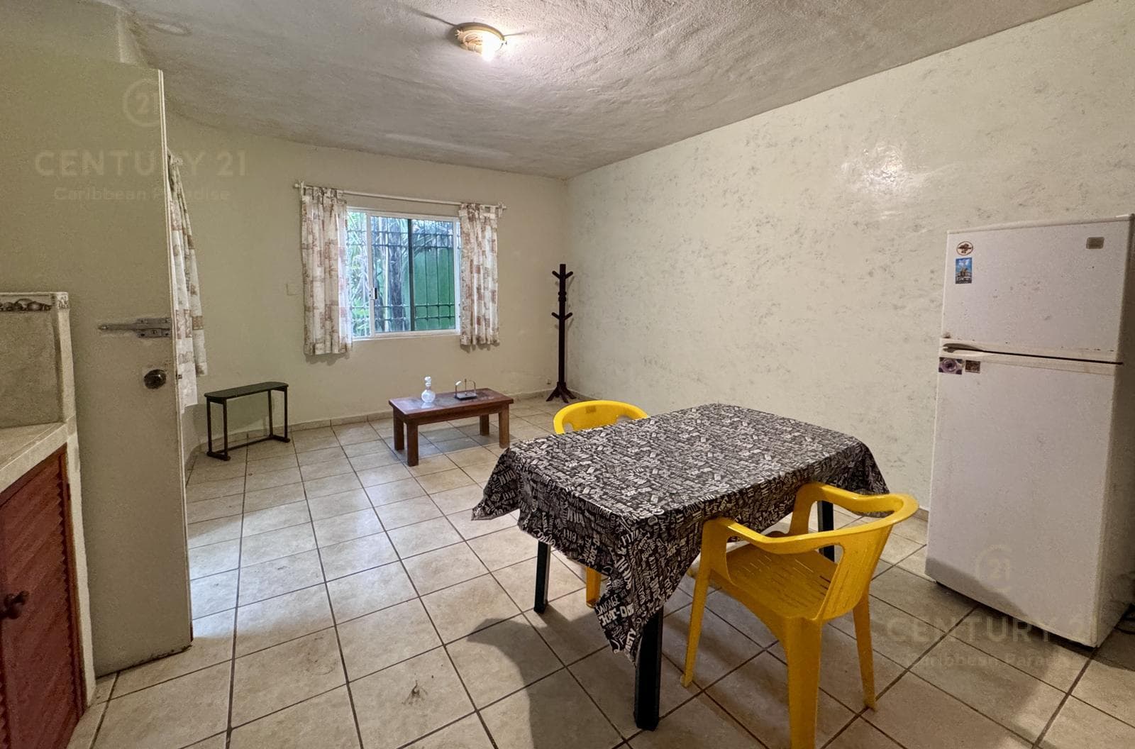 4-Bedroom House for Sale in Downtown Playa del Carmen | Ideal for Investment | P4101