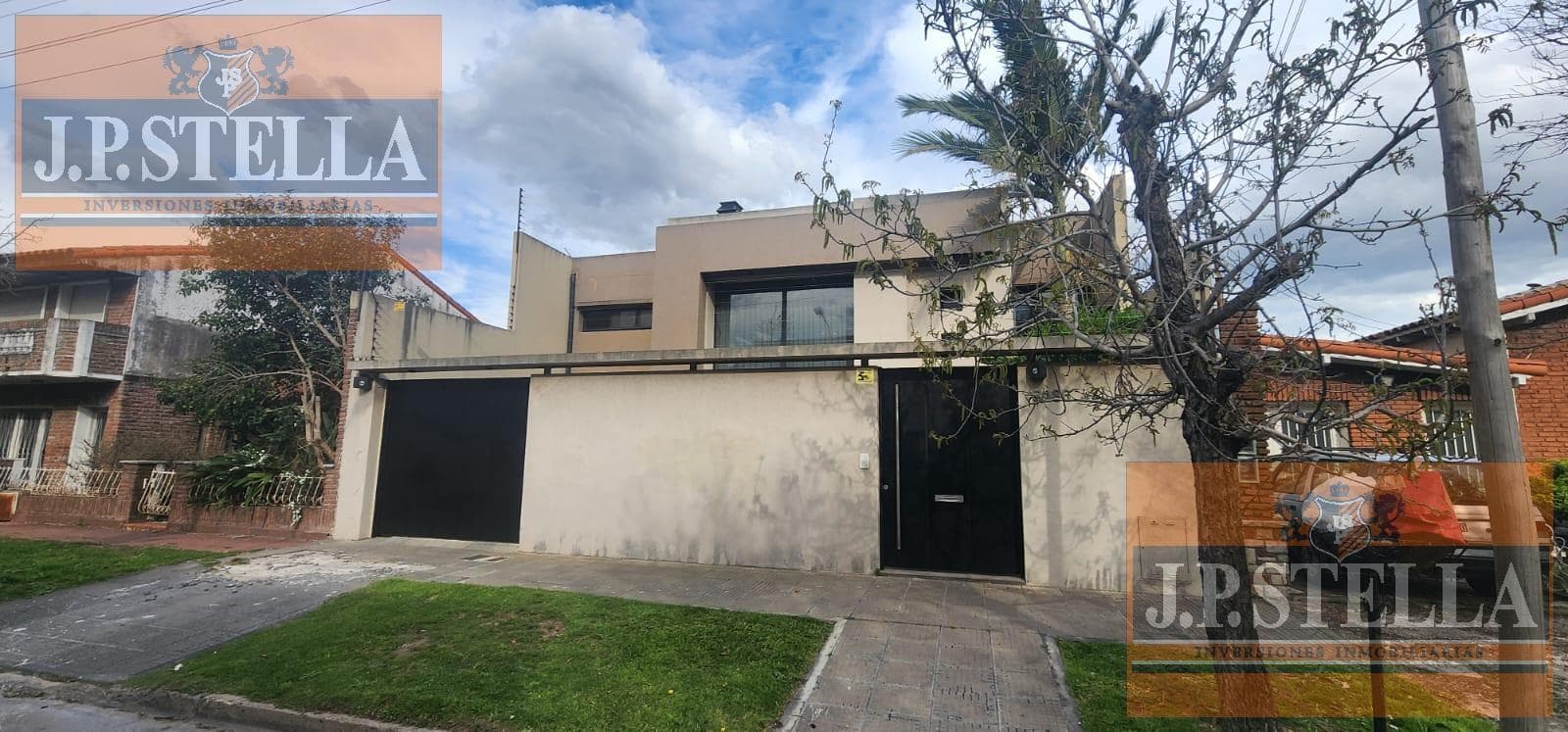 Casa Estilo Minimalista 4 Amb. 309 m² - Quincho - Pileta - Garage - Villa Luzuriaga - Barrio Marina