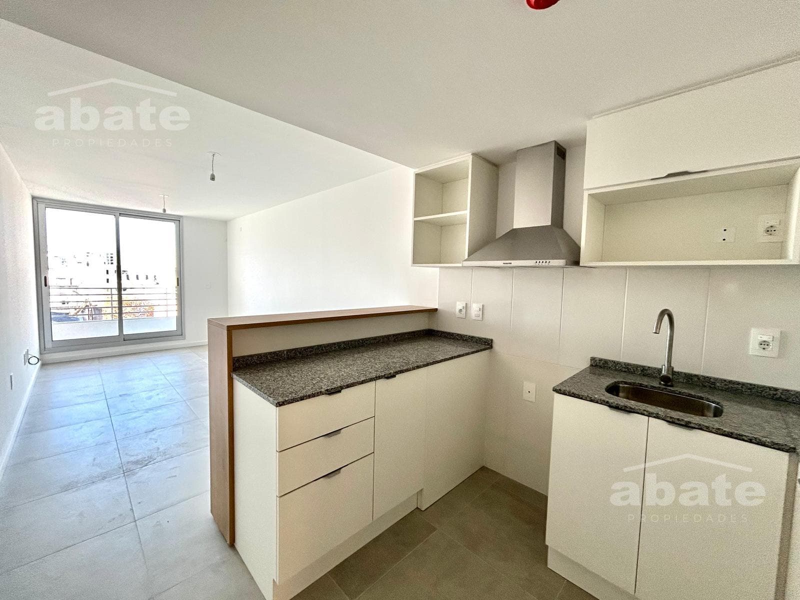 Brand-new 2-bedroom apartment with garage for sale! Upper floor—Downtown—Montevideo