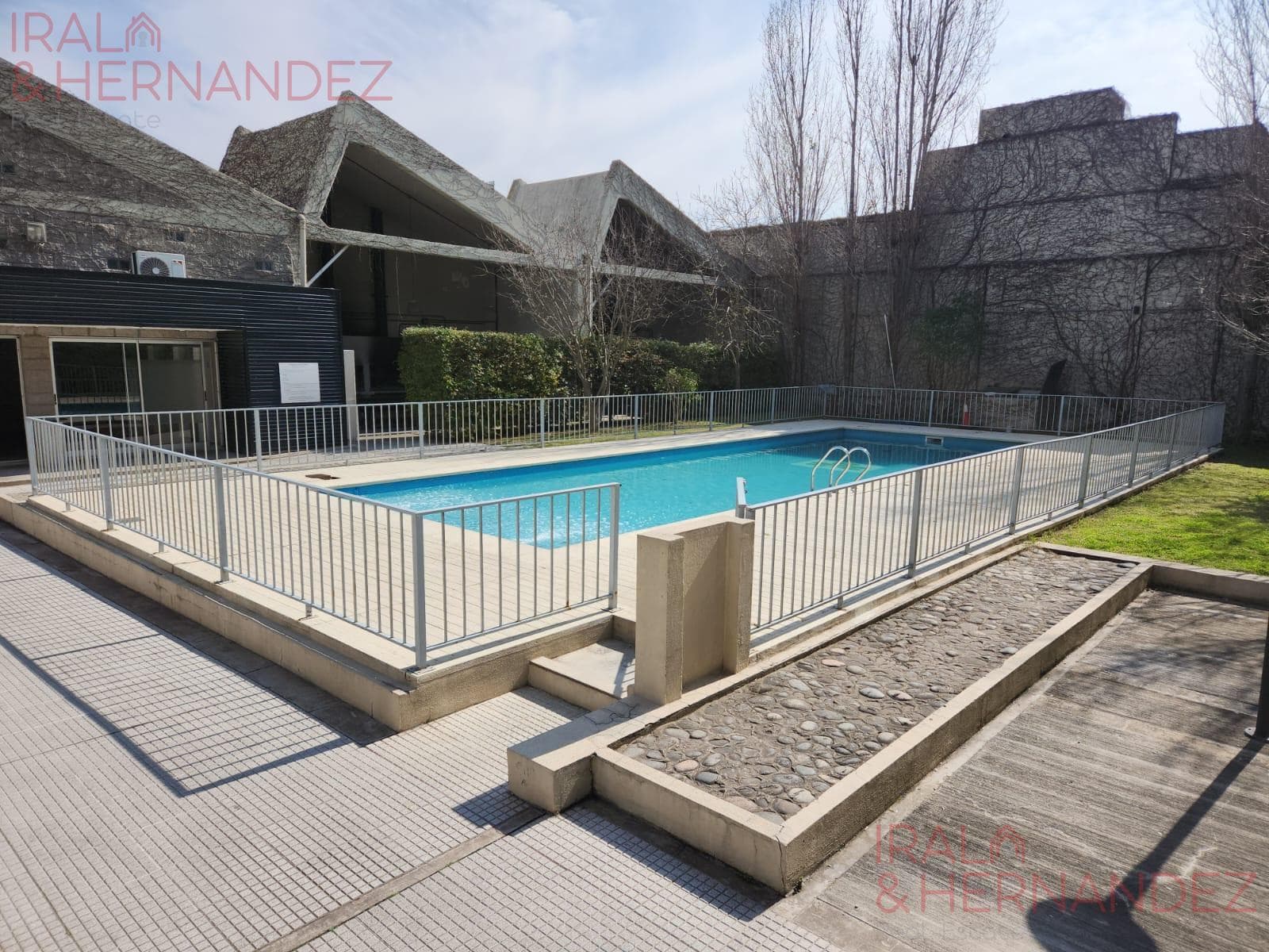 For Sale: Studio Apartment in Villa Urquiza with Garage