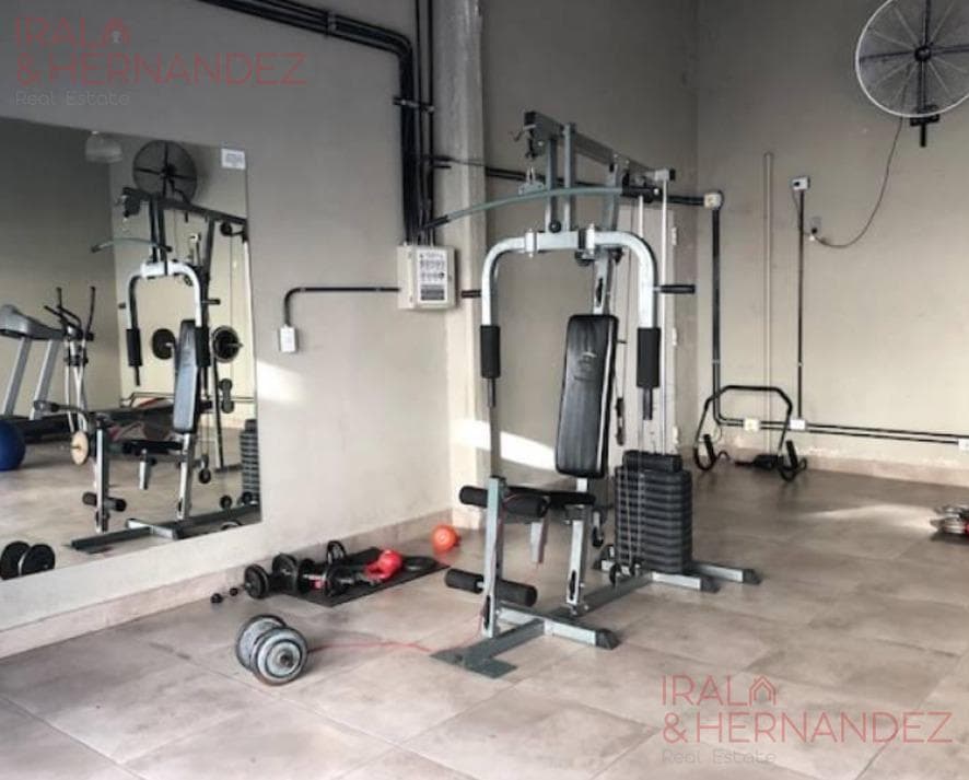 Spacious studio apartment for sale in Villa Urquiza with a garage