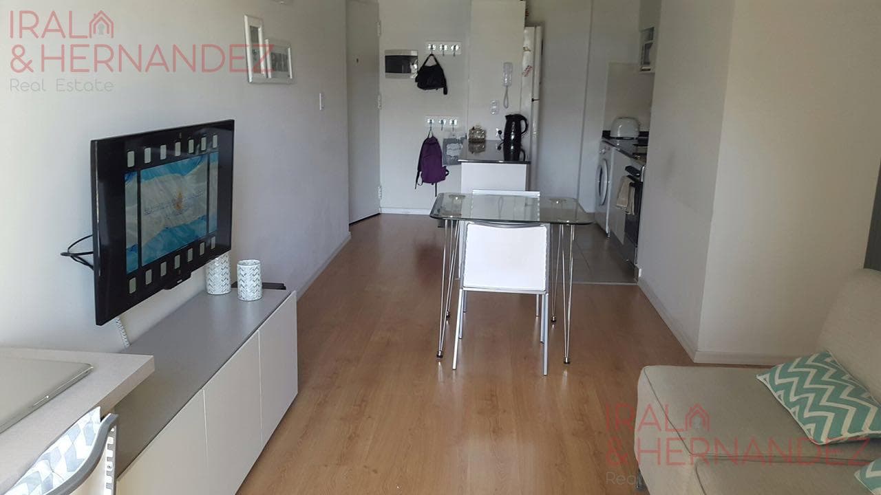 Spacious studio apartment for sale in Villa Urquiza with a garage