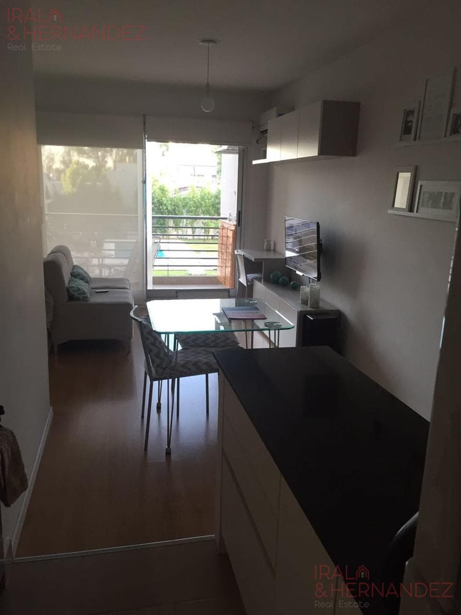 Spacious studio apartment for sale in Villa Urquiza with a garage