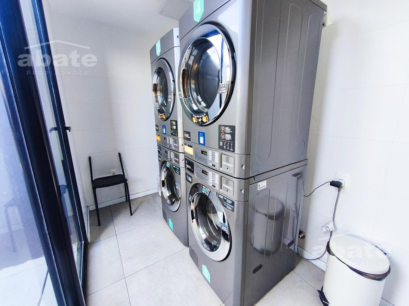 1-Bedroom Apartment for Rent in Barrio Sur—Facing the Street, Upper Floor, Sunny