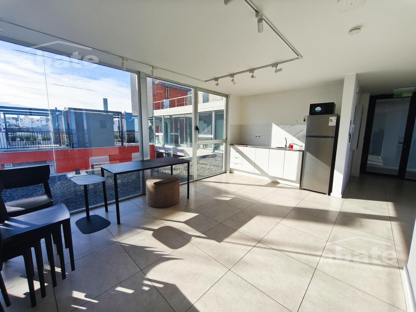 1-Bedroom Apartment for Rent in Barrio Sur—Facing the Street, Upper Floor, Sunny