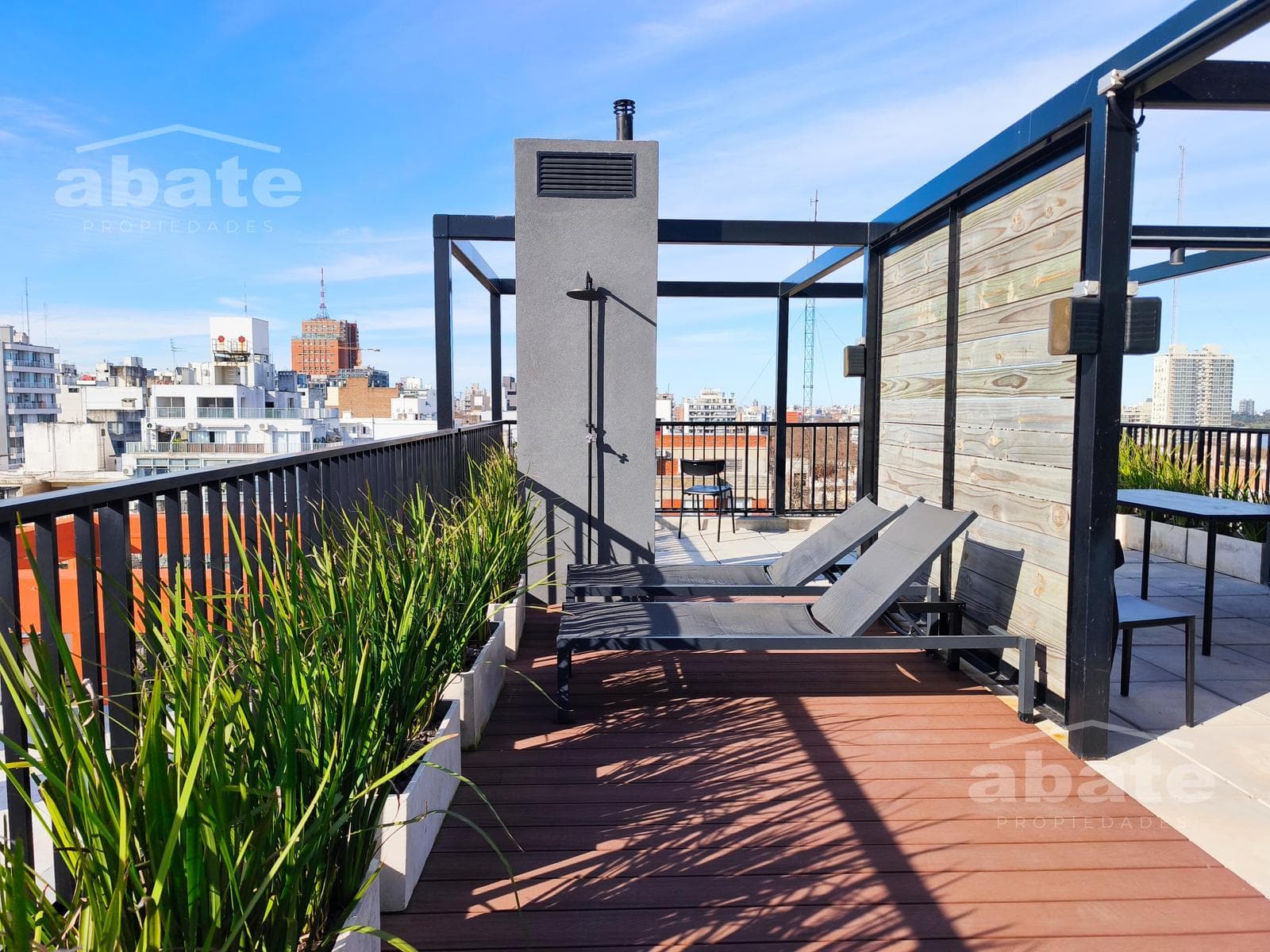 1-Bedroom Apartment for Rent in Barrio Sur—Facing the Street, Upper Floor, Sunny