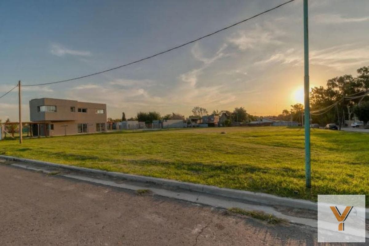 Land for Sale - 349 m² - Altos de Lacroze, Manuel B. Gonnet, La Plata