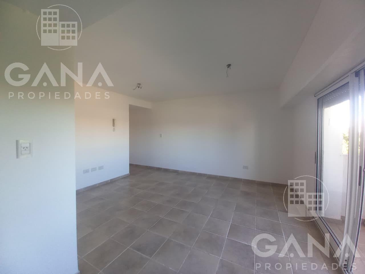 Apartment for sale in the Echesortu neighborhood: 1 bedroom with a front balcony