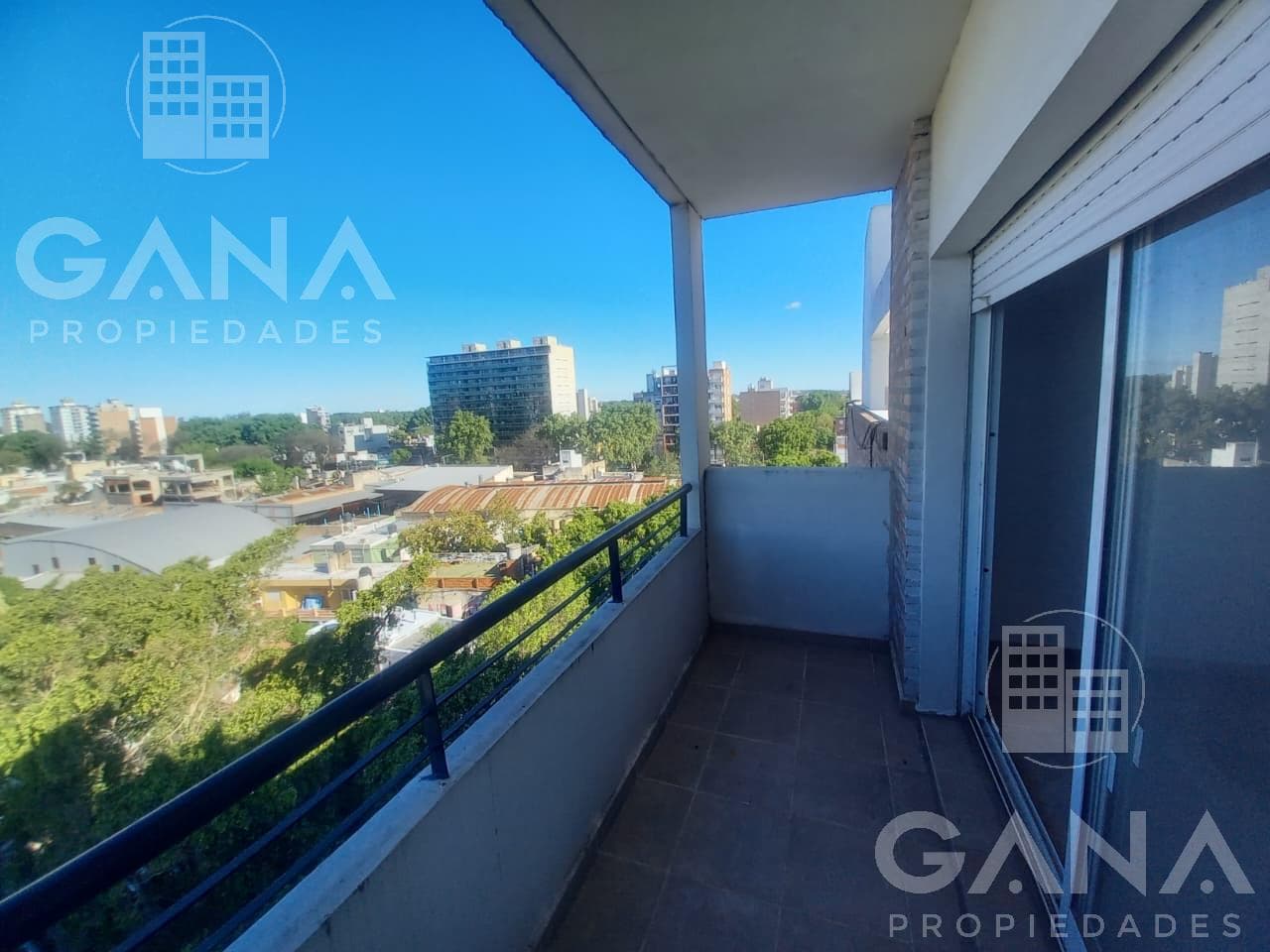 Apartment for sale in the Echesortu neighborhood: 1 bedroom with a front balcony