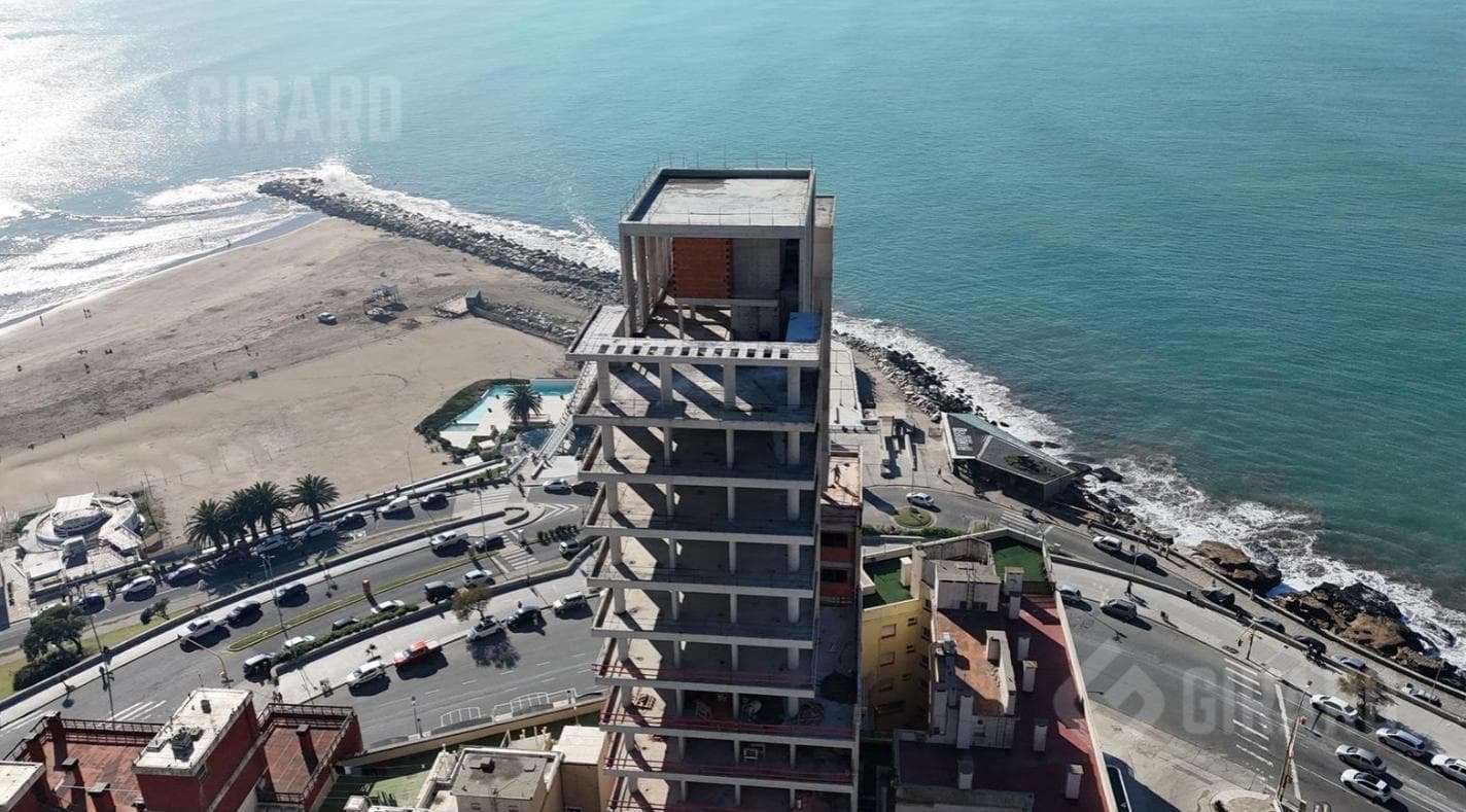 2-room apartment for sale with unobstructed ocean views and a garage. "Dimora Torreón" luxury building.