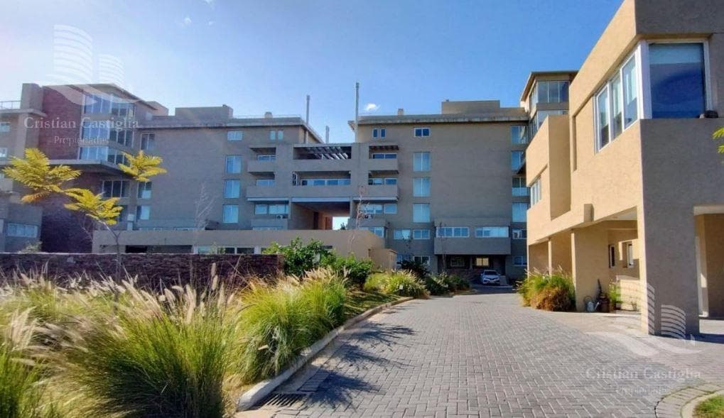 Apartment for Sale and Rent in Jardines del Palmar