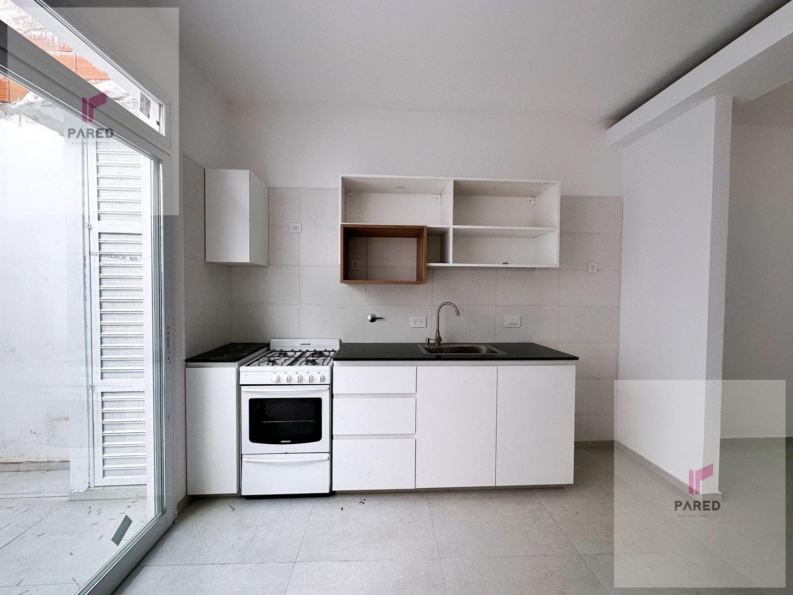 PH FOR SALE IN LA PLATA