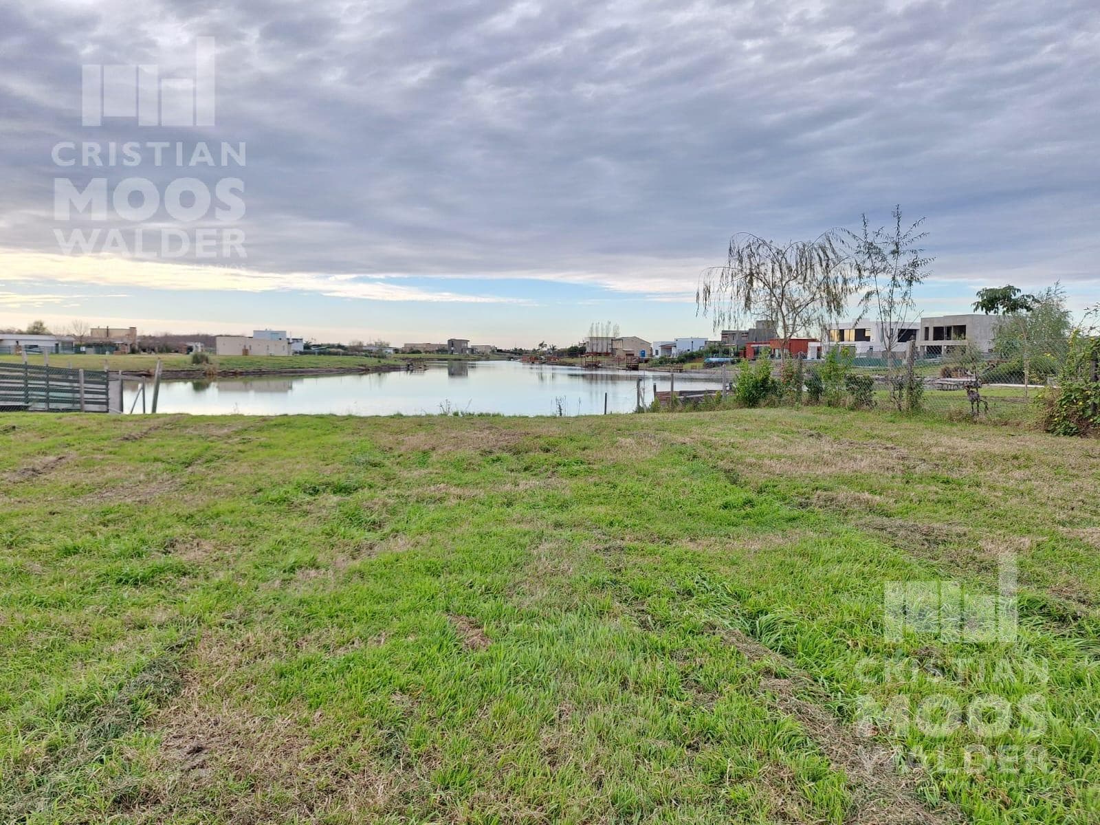 Land for Sale, Title Deed Available - San Sebastián