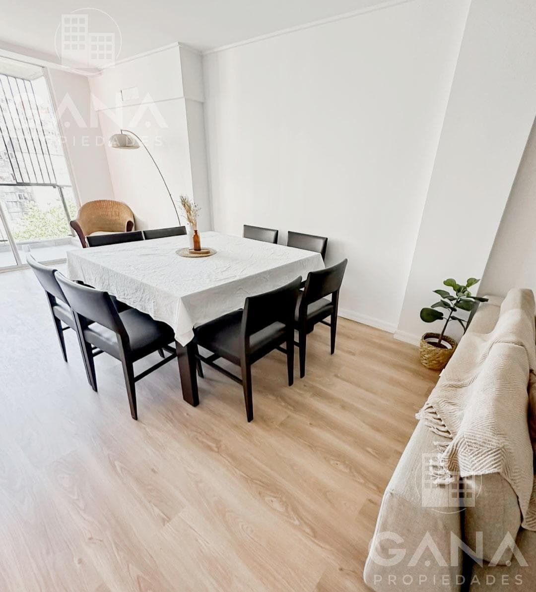 Apartment for Sale in the Martin neighborhood, 100 meters from Pellegrini Avenue.