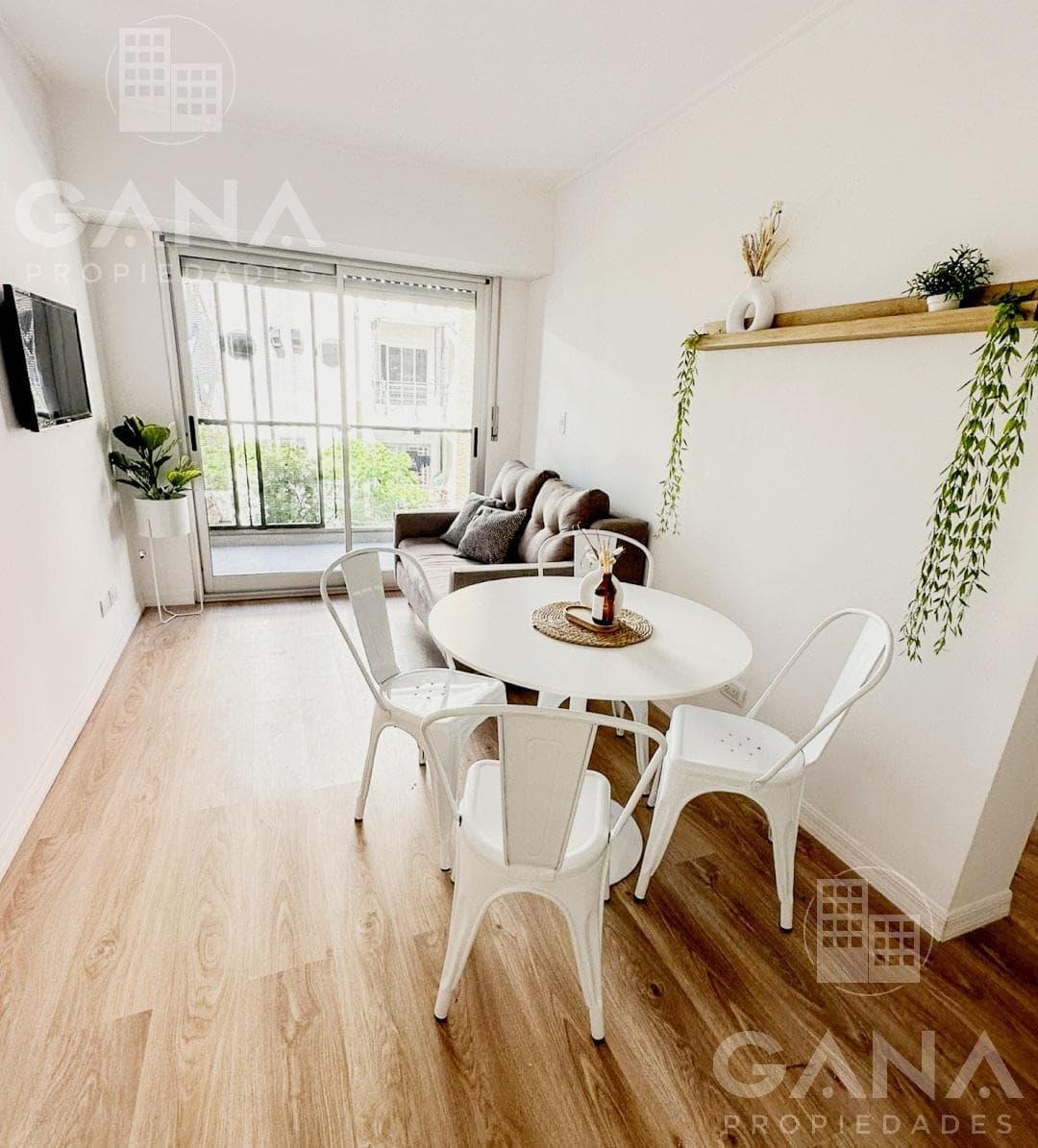 Apartment for Sale in the Martin neighborhood, 100 meters from Pellegrini Avenue.