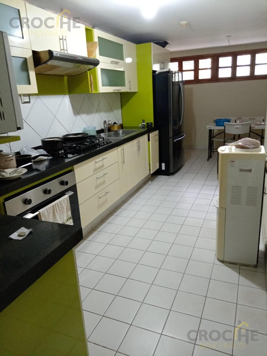 Two-story house for sale in the Lerdo de Tejeda neighborhood